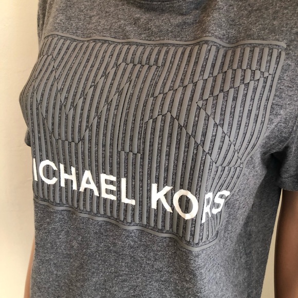 Michael Kors MK Gray T-Shirt Women’s Size S Short Sleeves Crew Neck Casual-Fit - Picture 6 of 16